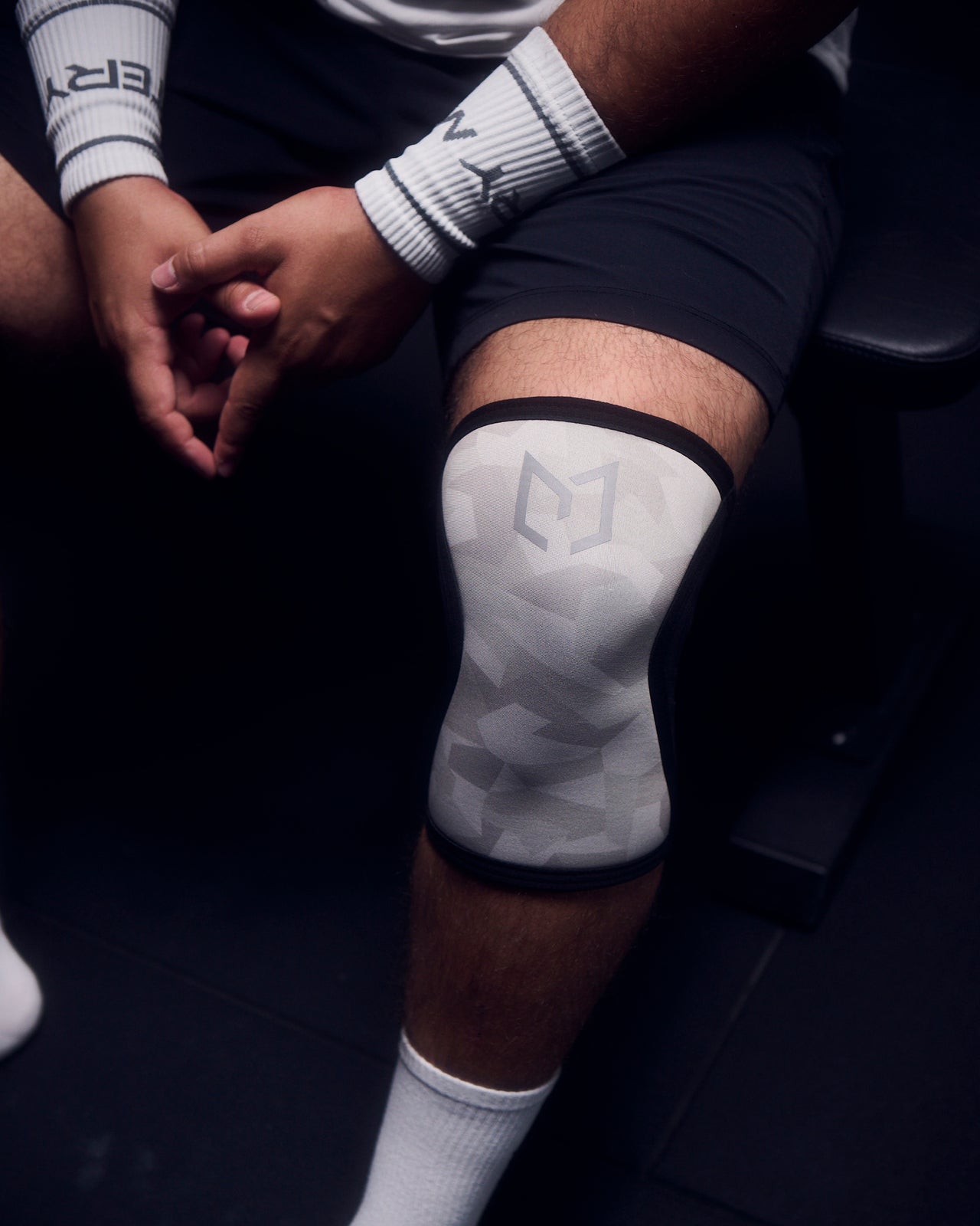 Knee sleeves